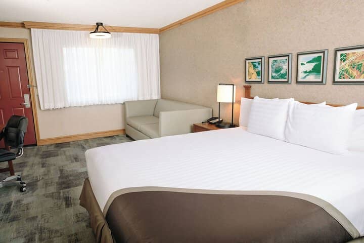 Room 6 of 54